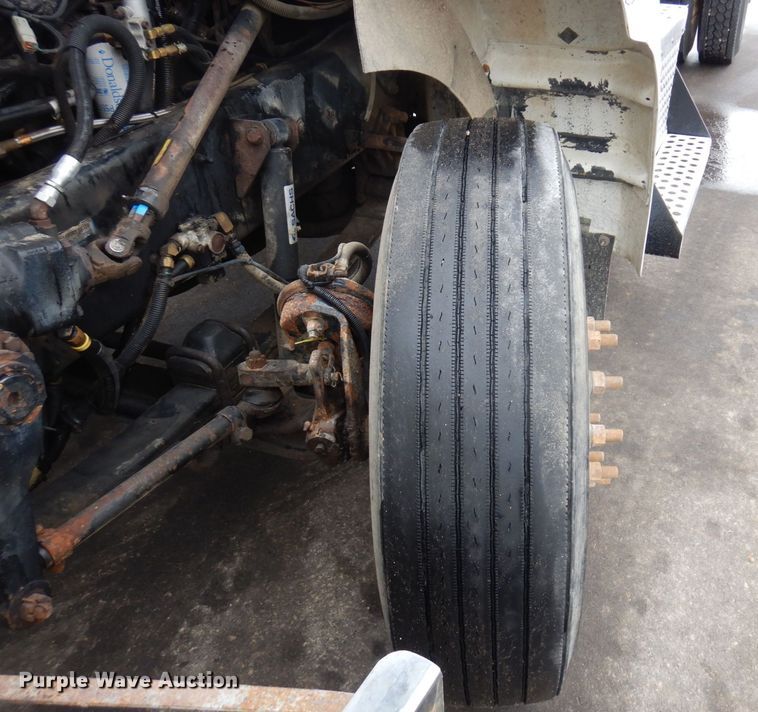 image for item AF9334 1999 Kenworth T300  dump truck