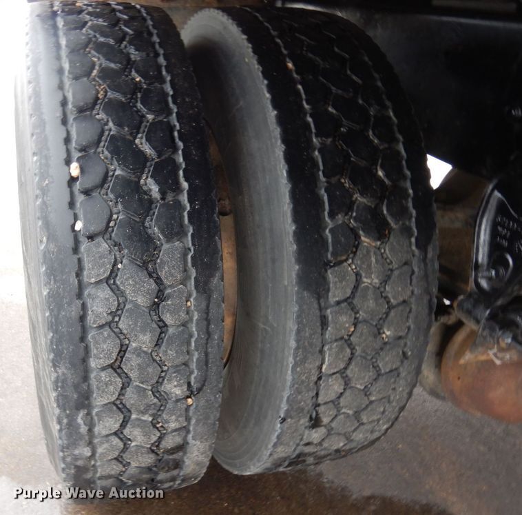 image for item AF9334 1999 Kenworth T300  dump truck