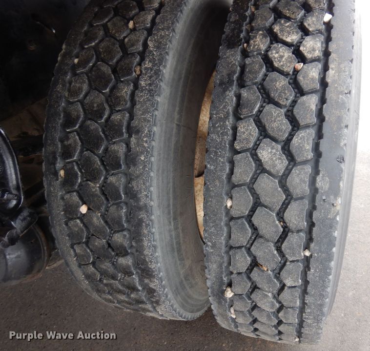 image for item AF9334 1999 Kenworth T300  dump truck