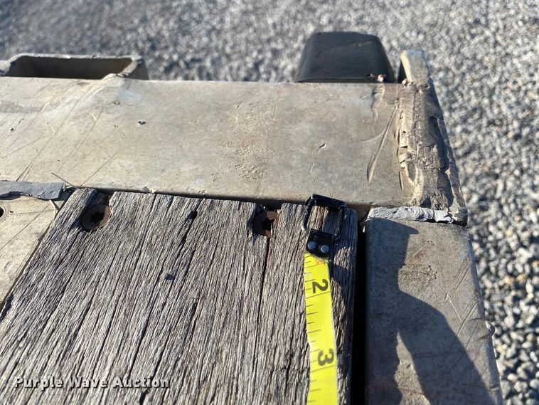 image for item DK6390 1998 Utility Trailers FS2C  flatbed trailer