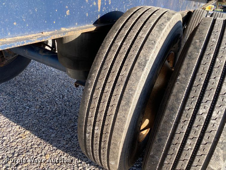 image for item DK6390 1998 Utility Trailers FS2C  flatbed trailer