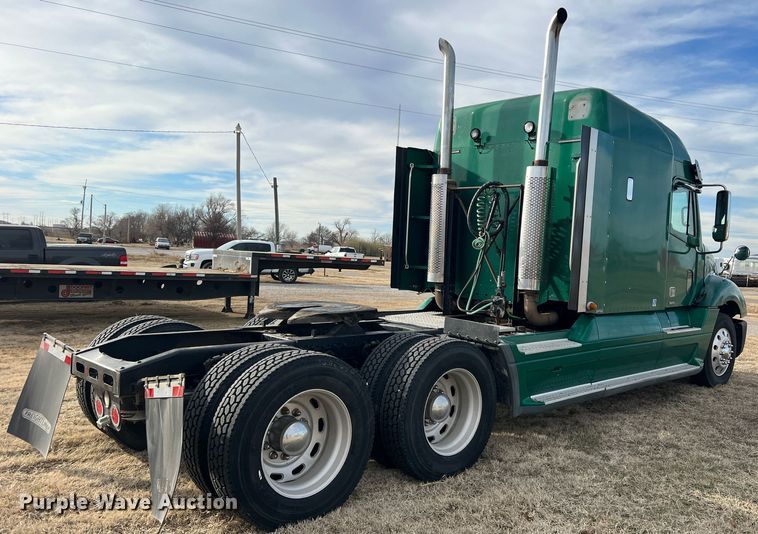 image for item DK7206 2007 Freightliner Columbia  semi truck