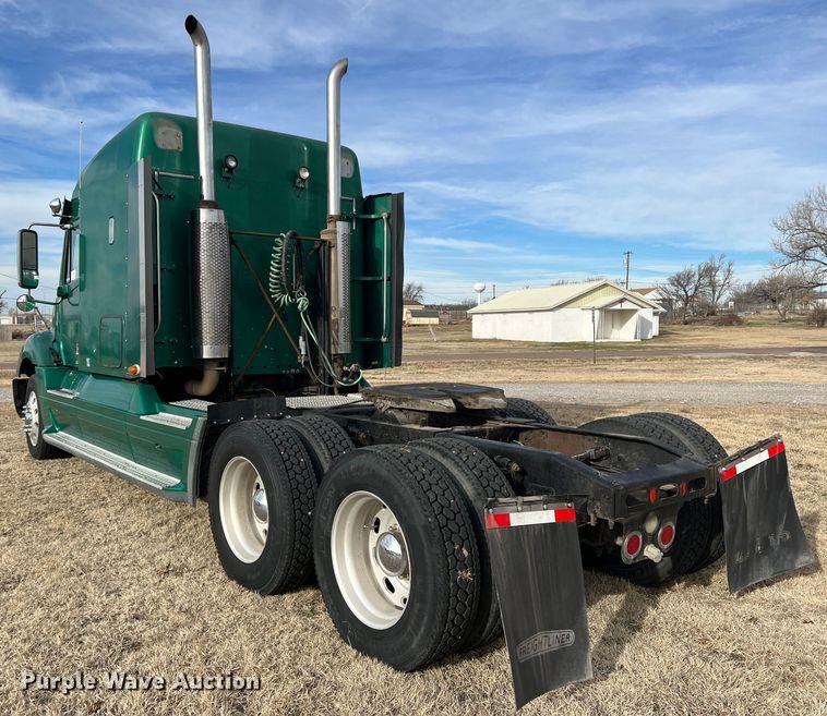 image for item DK7206 2007 Freightliner Columbia  semi truck