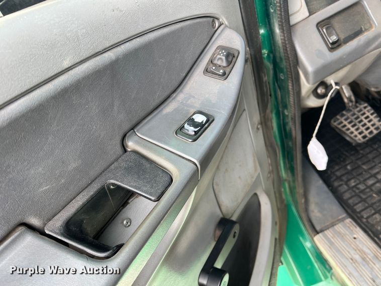 image for item DK7206 2007 Freightliner Columbia  semi truck