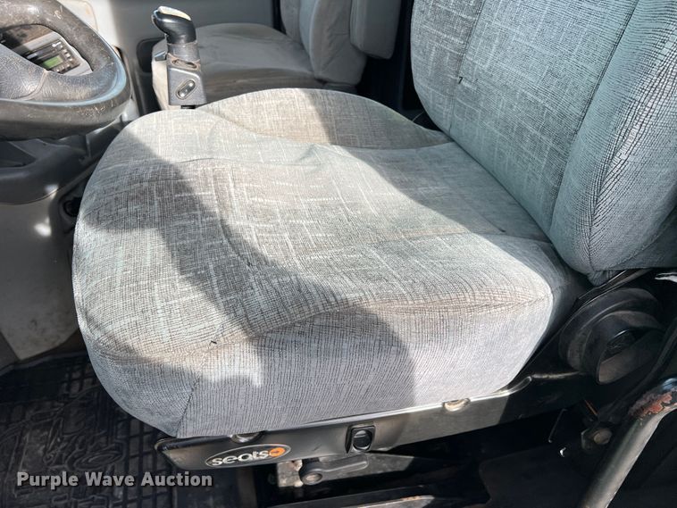 image for item DK7206 2007 Freightliner Columbia  semi truck