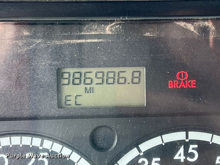 image for item DK7206 2007 Freightliner Columbia  semi truck