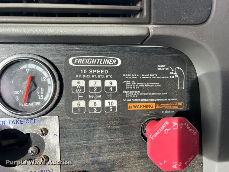 image for item DK7206 2007 Freightliner Columbia  semi truck