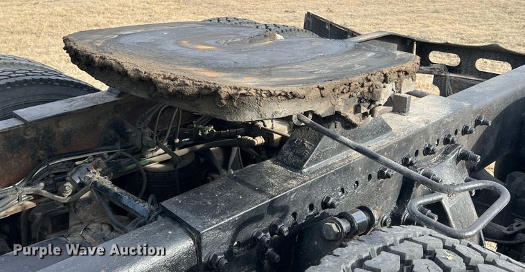 image for item DK7206 2007 Freightliner Columbia  semi truck