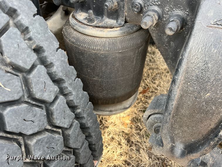 image for item DK7206 2007 Freightliner Columbia  semi truck