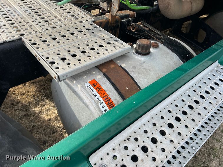 image for item DK7206 2007 Freightliner Columbia  semi truck