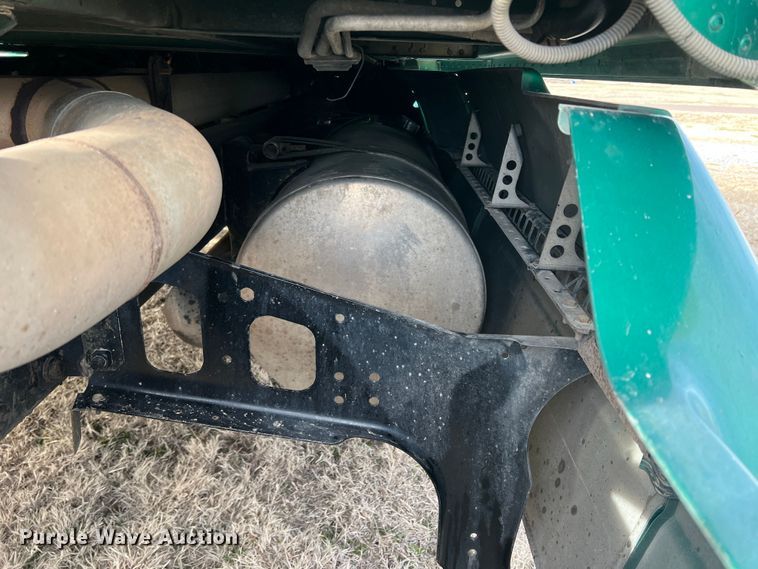 image for item DK7206 2007 Freightliner Columbia  semi truck