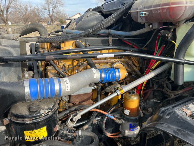 image for item DK7206 2007 Freightliner Columbia  semi truck