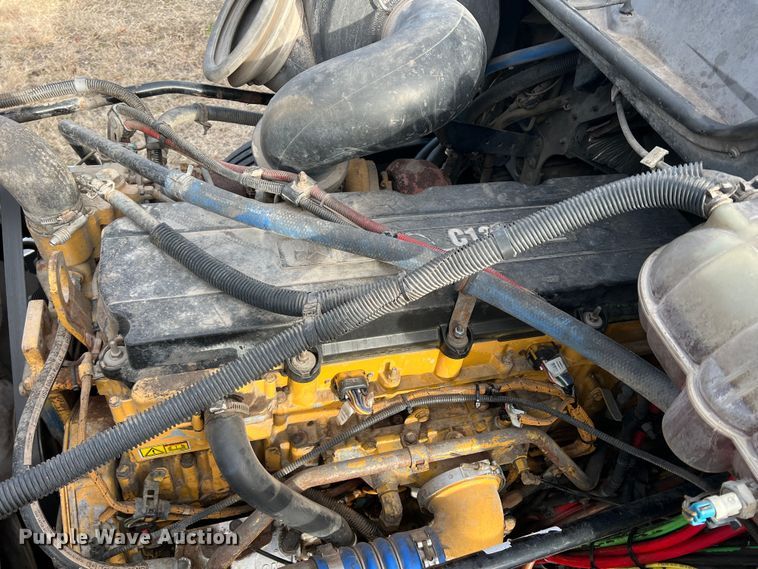 image for item DK7206 2007 Freightliner Columbia  semi truck