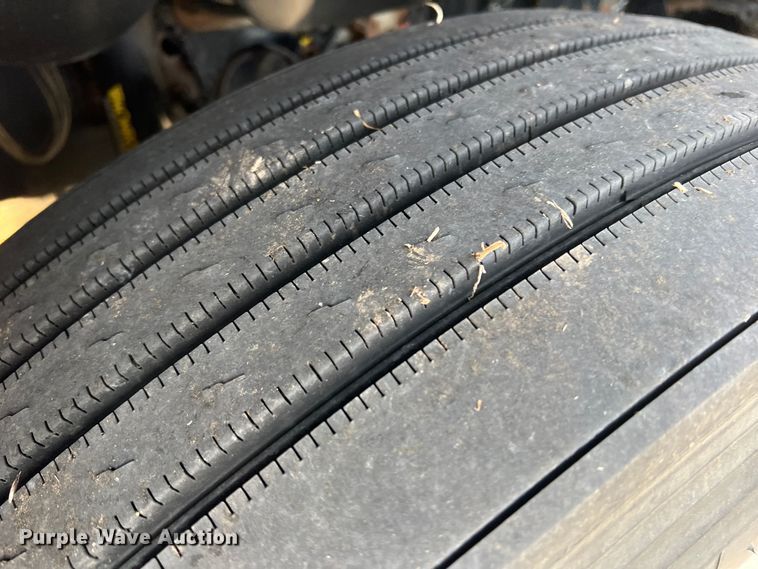 image for item DK7206 2007 Freightliner Columbia  semi truck