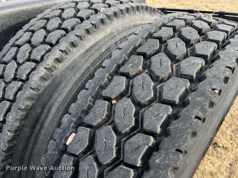 image for item DK7206 2007 Freightliner Columbia  semi truck