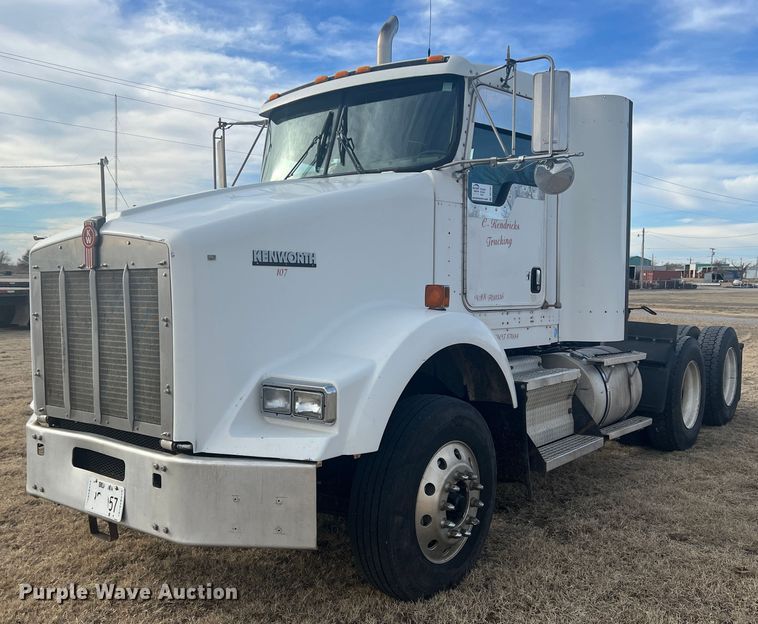 image for item DK7207 2006 Kenworth T800  semi truck