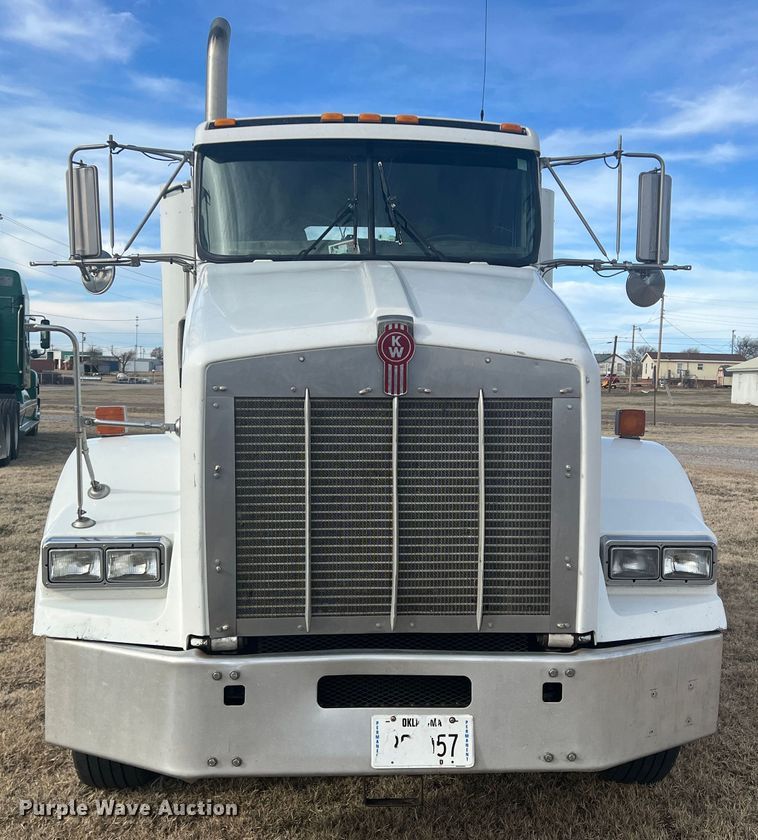 image for item DK7207 2006 Kenworth T800  semi truck