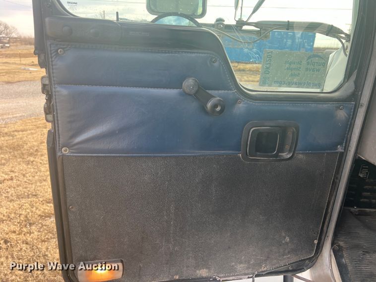 image for item DK7207 2006 Kenworth T800  semi truck