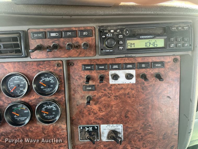 image for item DK7207 2006 Kenworth T800  semi truck