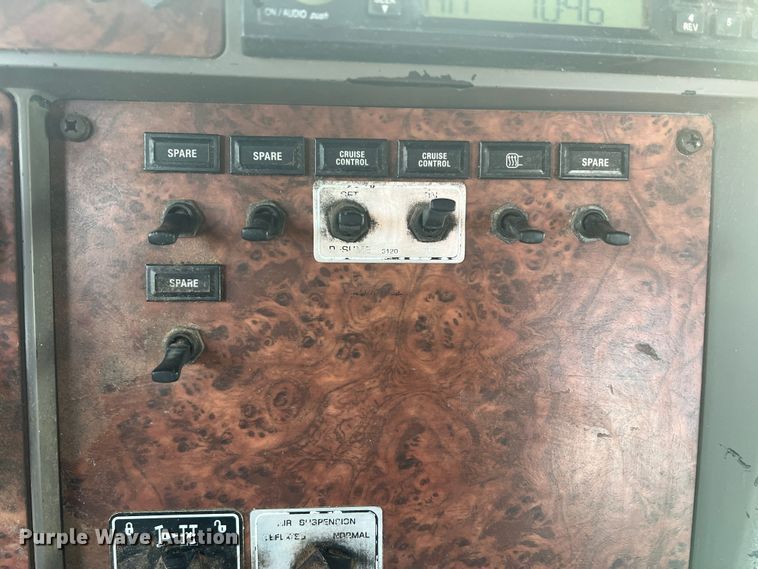 image for item DK7207 2006 Kenworth T800  semi truck