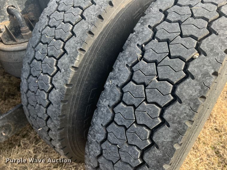 image for item DK7207 2006 Kenworth T800  semi truck