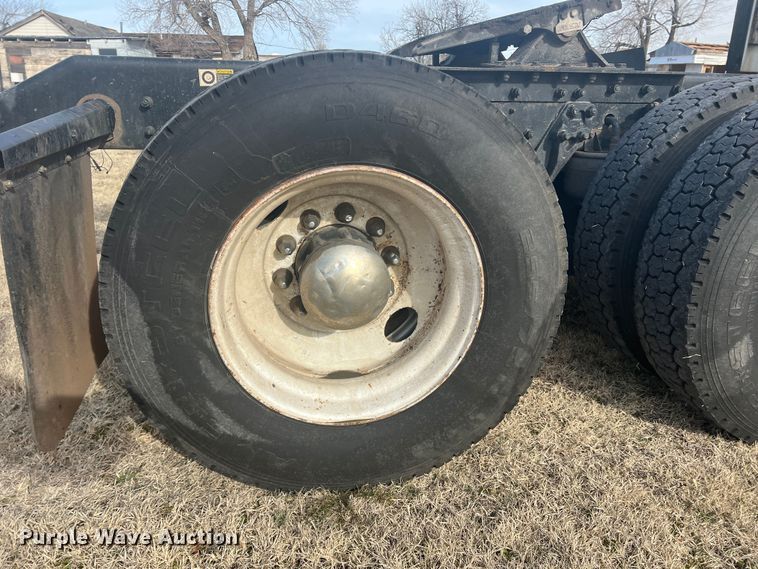 image for item DK7207 2006 Kenworth T800  semi truck