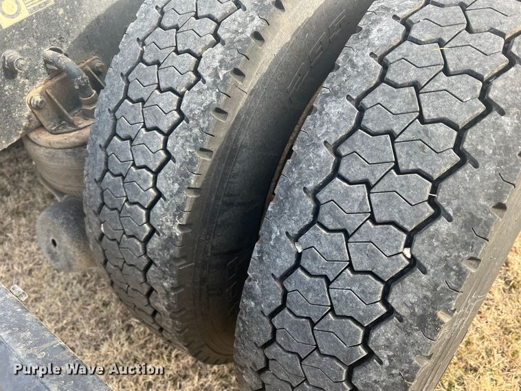 image for item DK7207 2006 Kenworth T800  semi truck