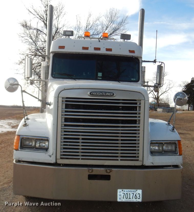 image for item DK7518 1997 Freightliner FLD  semi truck