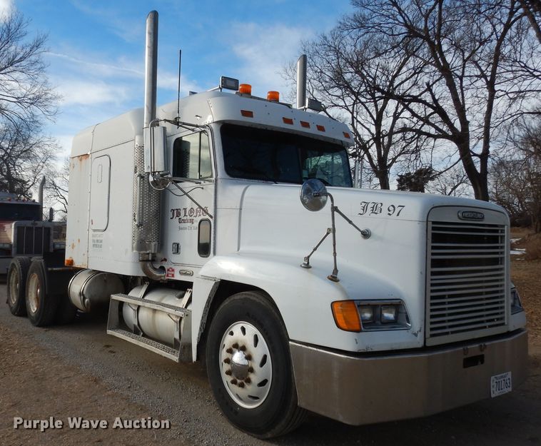 image for item DK7518 1997 Freightliner FLD  semi truck