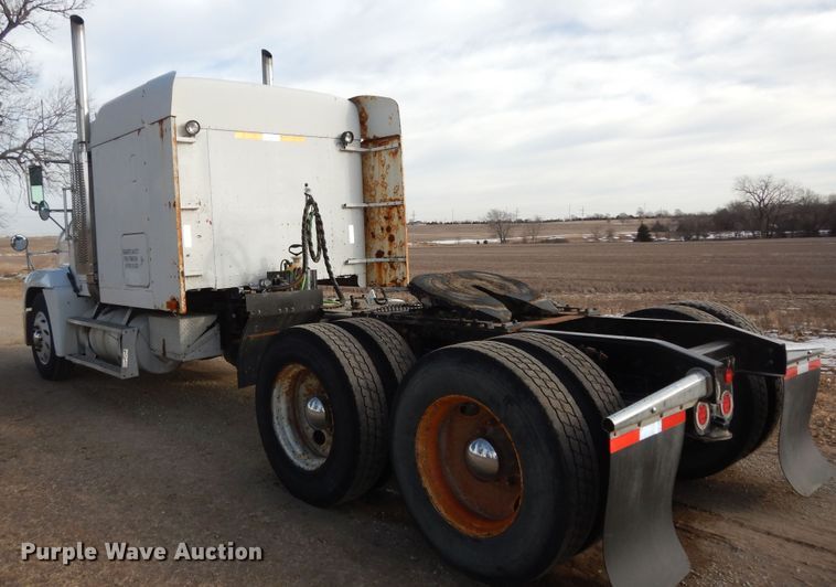 image for item DK7518 1997 Freightliner FLD  semi truck