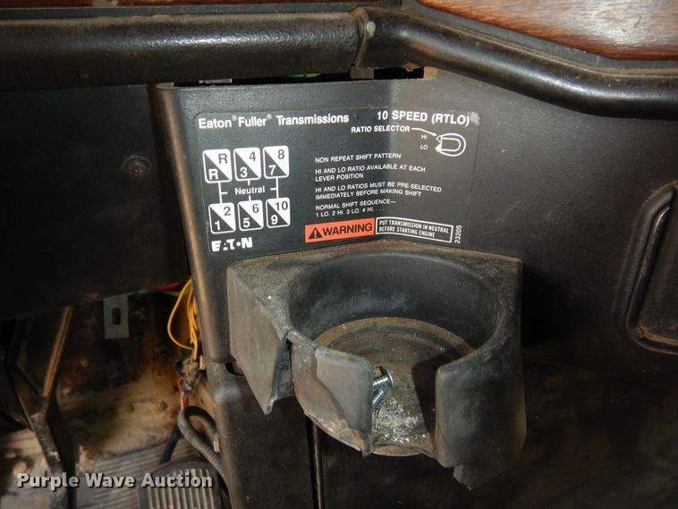 image for item DK7518 1997 Freightliner FLD  semi truck