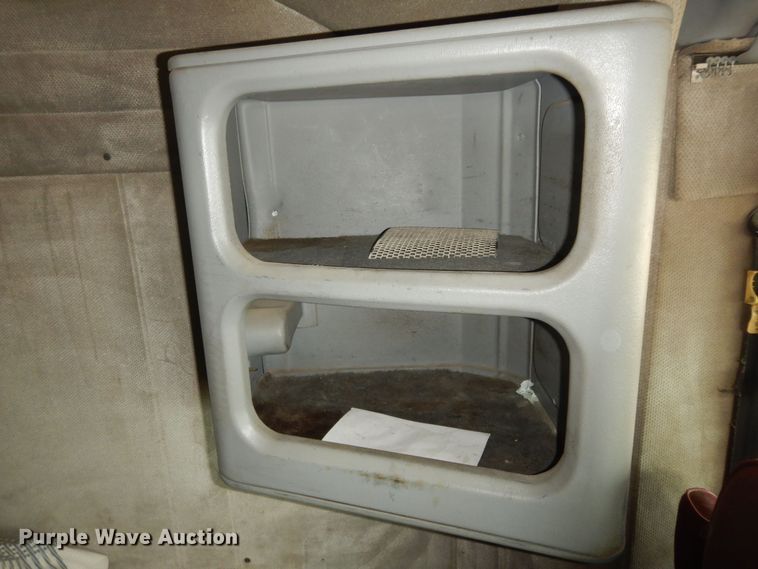 image for item DK7518 1997 Freightliner FLD  semi truck