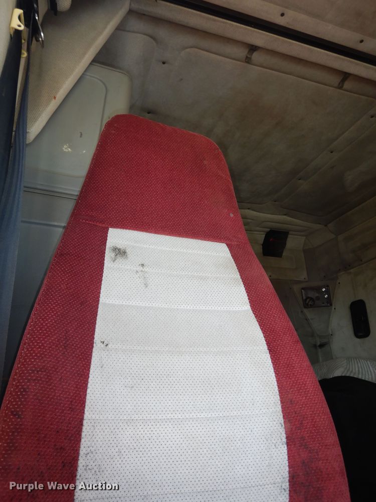 image for item DK7518 1997 Freightliner FLD  semi truck