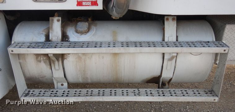 image for item DK7518 1997 Freightliner FLD  semi truck