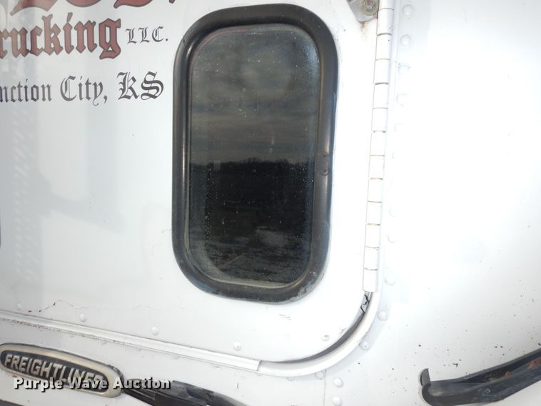 image for item DK7518 1997 Freightliner FLD  semi truck