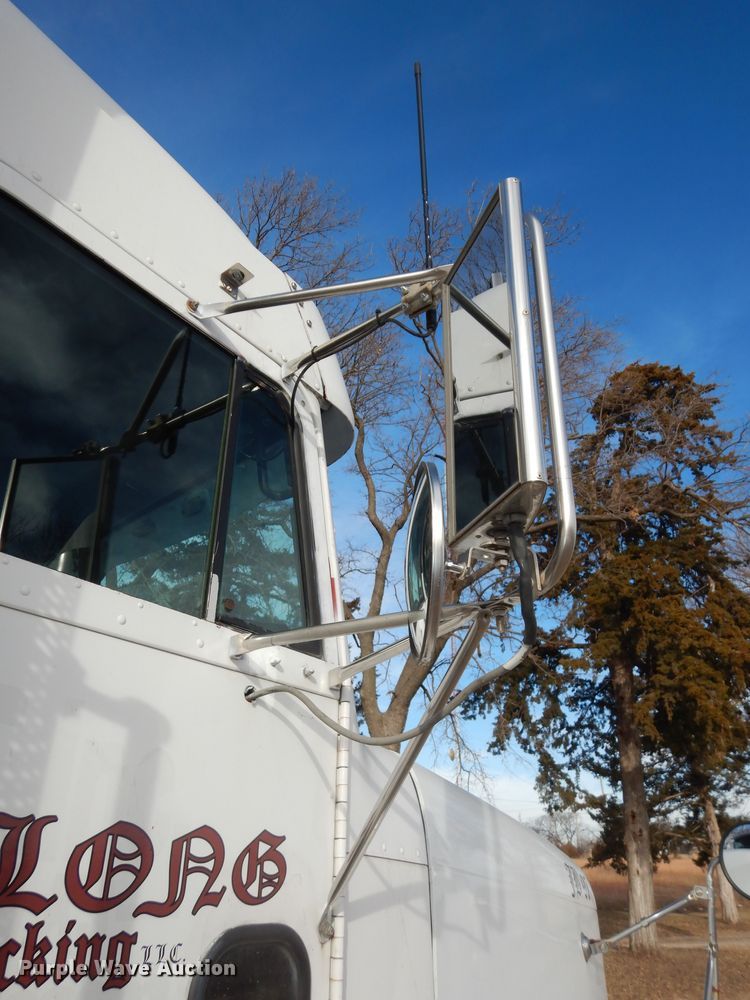 image for item DK7518 1997 Freightliner FLD  semi truck