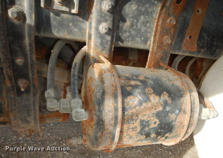 image for item DK7518 1997 Freightliner FLD  semi truck