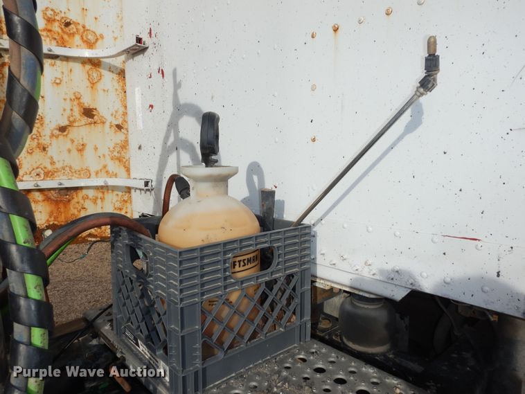 image for item DK7518 1997 Freightliner FLD  semi truck