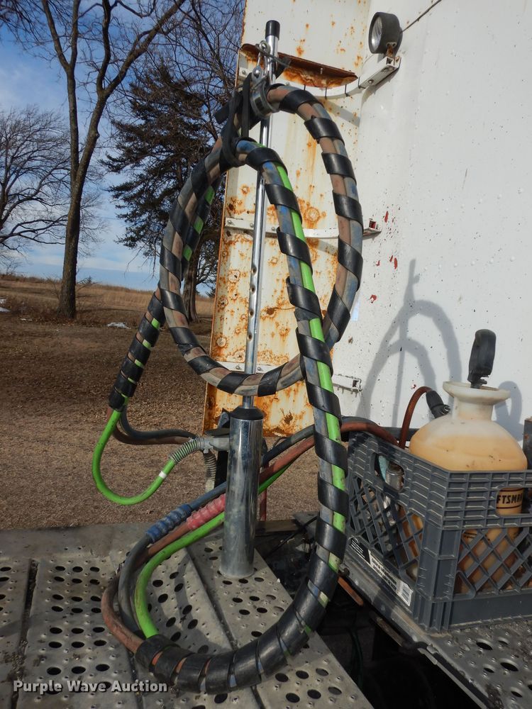 image for item DK7518 1997 Freightliner FLD  semi truck