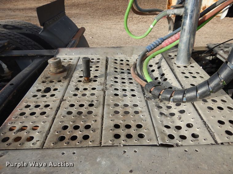 image for item DK7518 1997 Freightliner FLD  semi truck