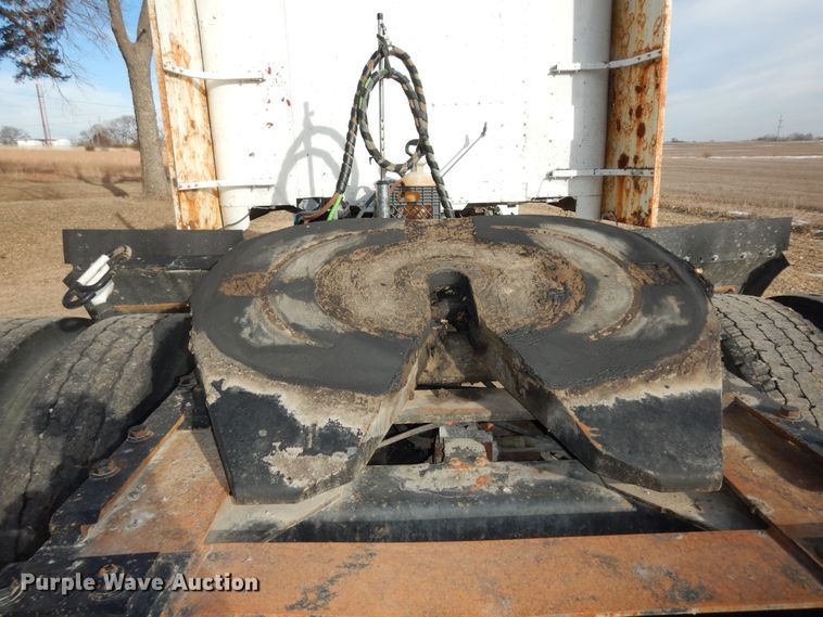 image for item DK7518 1997 Freightliner FLD  semi truck