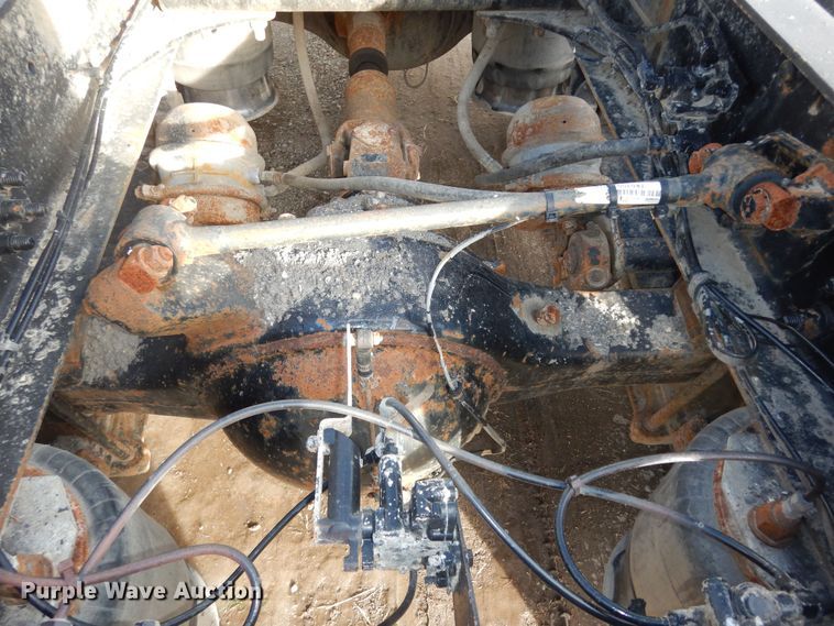 image for item DK7518 1997 Freightliner FLD  semi truck