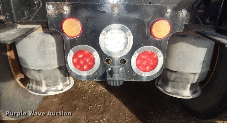 image for item DK7518 1997 Freightliner FLD  semi truck