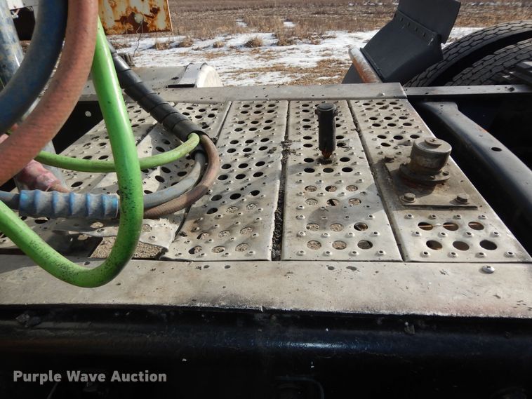 image for item DK7518 1997 Freightliner FLD  semi truck