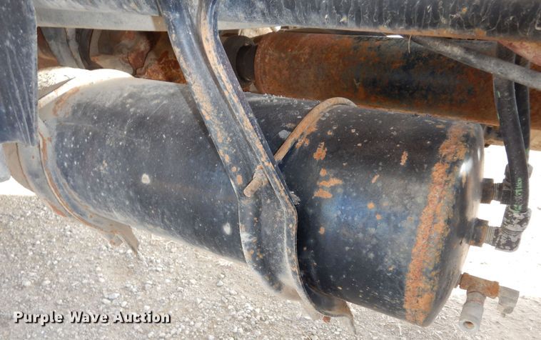 image for item DK7518 1997 Freightliner FLD  semi truck