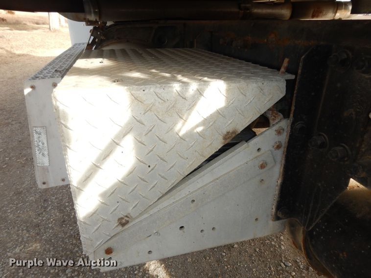 image for item DK7518 1997 Freightliner FLD  semi truck