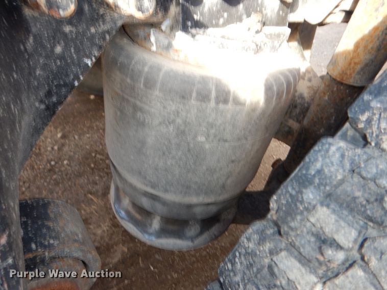 image for item DK7518 1997 Freightliner FLD  semi truck