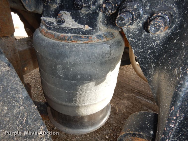 image for item DK7518 1997 Freightliner FLD  semi truck