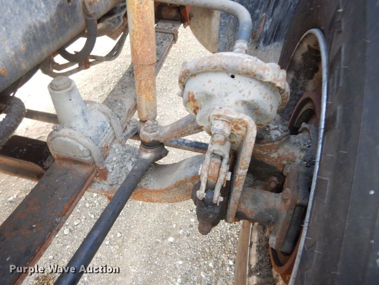 image for item DK7518 1997 Freightliner FLD  semi truck