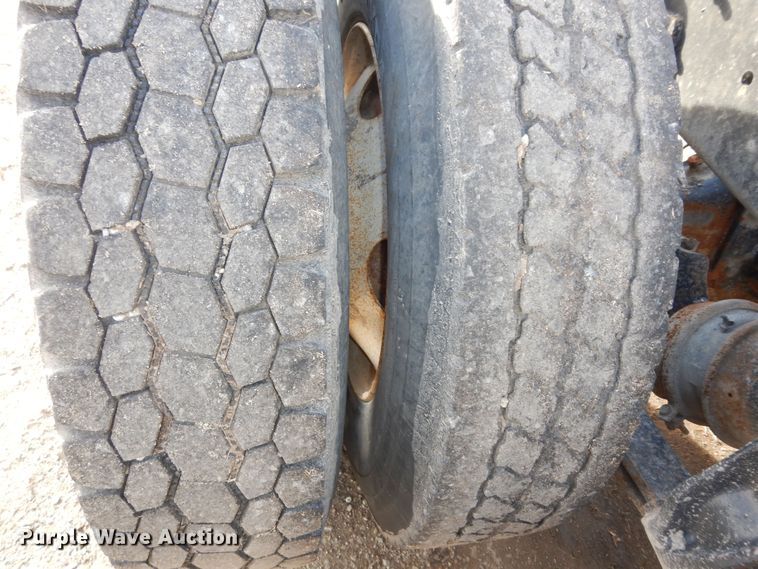 image for item DK7518 1997 Freightliner FLD  semi truck